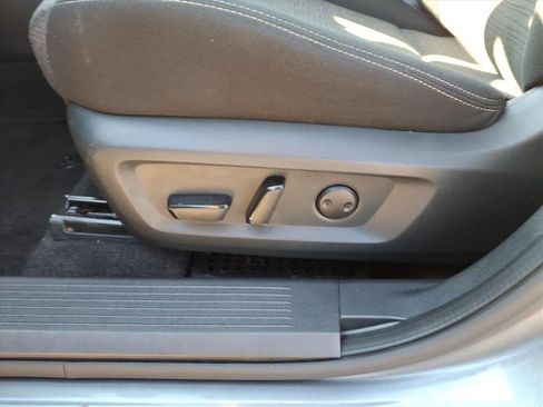 Used 2023 Nissan Rogue SV image 15