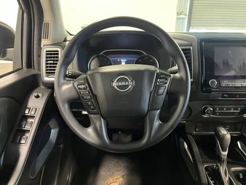 Used 2024 Nissan Frontier SV RWD image 22