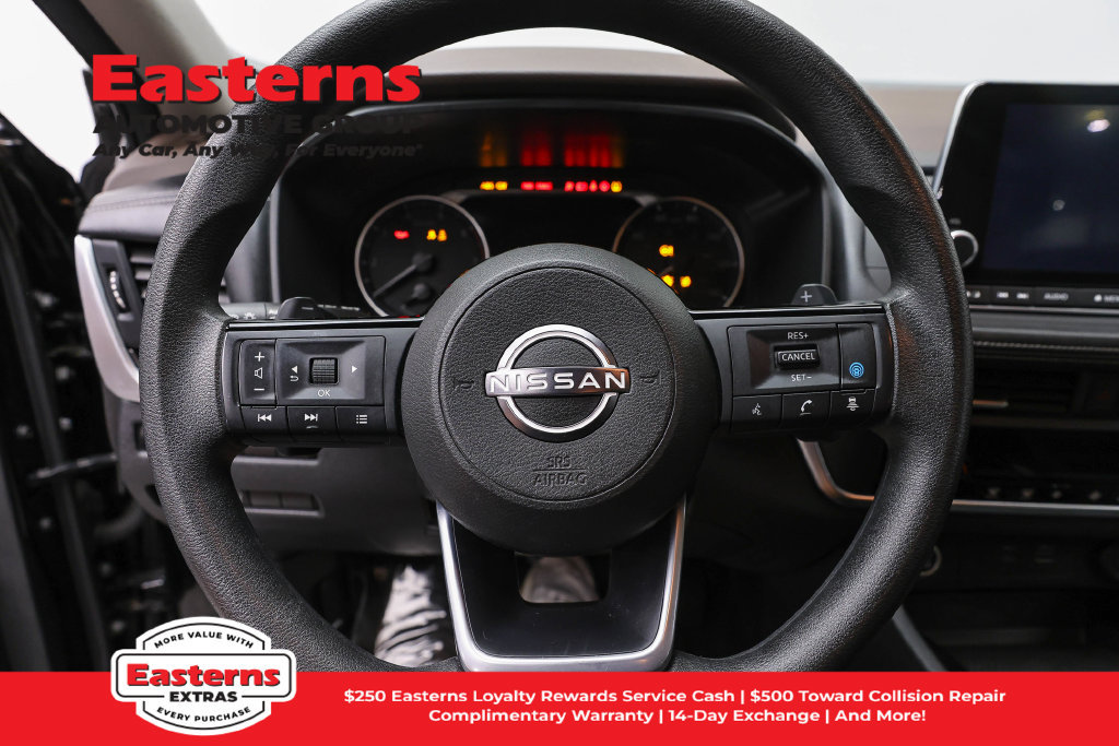 Used 2023 Nissan Rogue SV AWD/4WD image 11