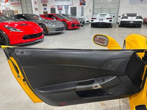 Used 2005 Chevrolet Corvette Convertible w/ Preferred Equipment Group RWD image 15