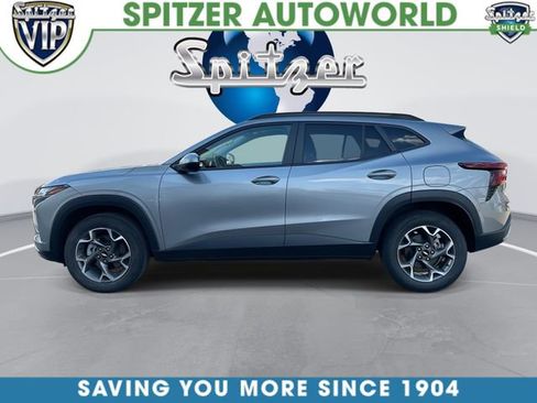 Used 2024 Chevrolet Trax LT w/ Sunroof Package image 6