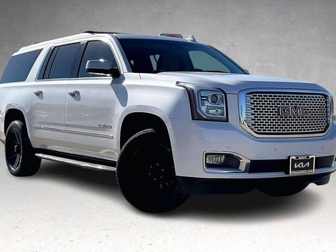 Used 2017 GMC Yukon XL Denali w/ Open Road Package image 21