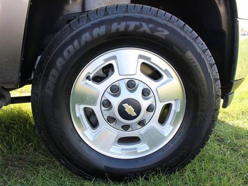 Used 2011 Chevrolet Silverado 2500 LT w/ Interior Plus Package image 13