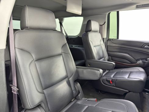 Used 2017 GMC Yukon XL SLT w/ Premium Edition image 41