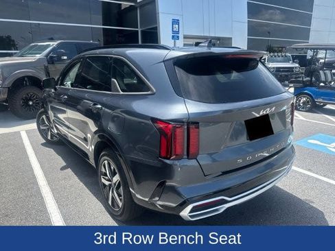 Used 2022 Kia Sorento S w/ Panoramic Sunroof Package FWD image 3