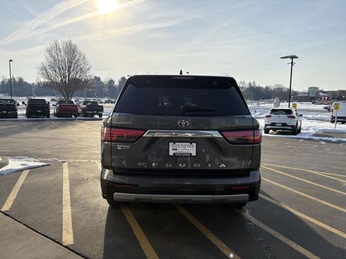 Used 2023 Toyota Sequoia Limited image 5