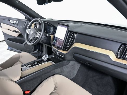 Certified 2026 Volvo XC60 B5 Core image 24