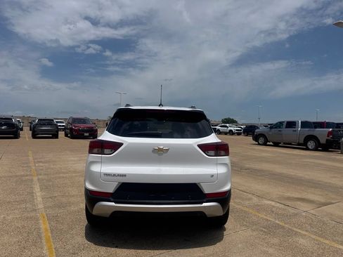 Used 2022 Chevrolet TrailBlazer LT w/ Confidence II Package FWD image 18