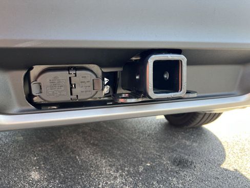 New 2026 Ford Explorer Platinum image 9