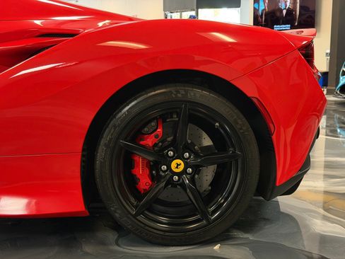 Used 2021 Ferrari F8 Tributo RWD image 7