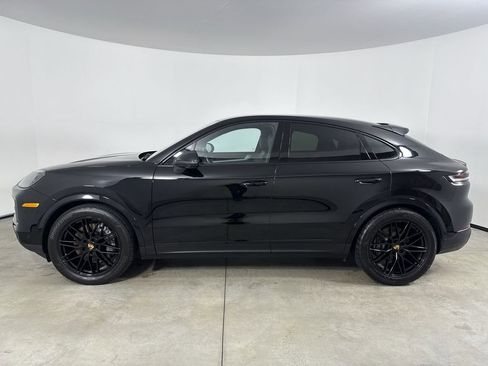 Certified 2024 Porsche Cayenne Coupe AWD/4WD image 2