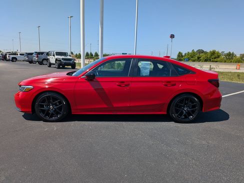 Used 2025 Honda Civic Sport image 6