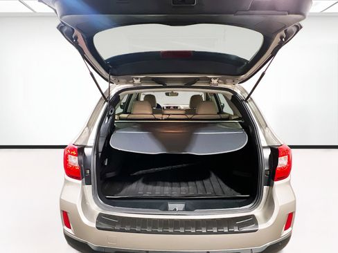 Used 2017 Subaru Outback 3.6R Limited image 21