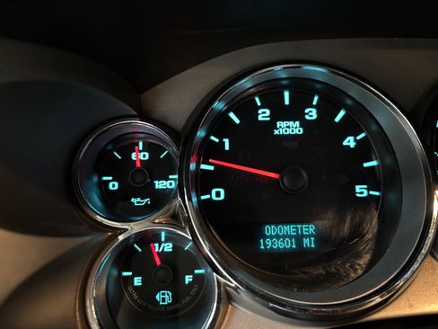 Used 2007 GMC Sierra 2500 SLE w/ Z71 Off-Road Package image 17