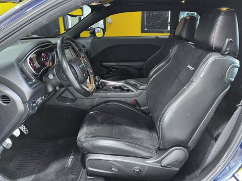 Used 2016 Dodge Challenger SRT Hellcat RWD image 15