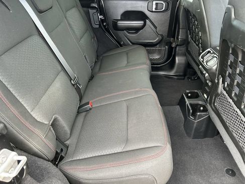 Used 2021 Jeep Wrangler Unlimited Rubicon AWD/4WD image 9