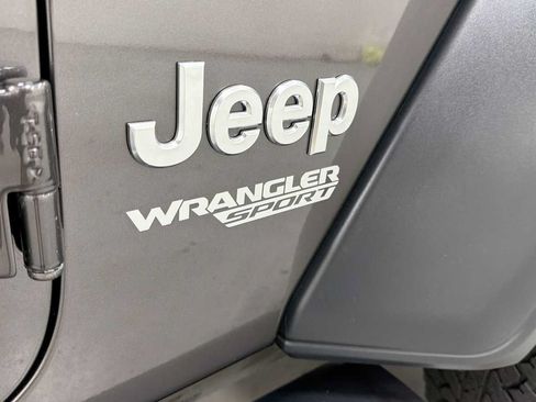Used 2018 Jeep Wrangler Sport AWD/4WD image 28