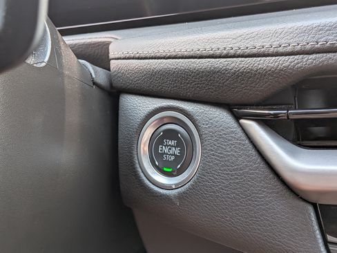 Used 2025 Cadillac XT4 Premium Luxury FWD image 28