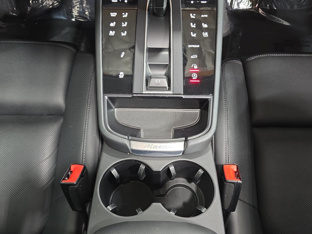 Certified 2025 Porsche Macan S AWD/4WD image 20