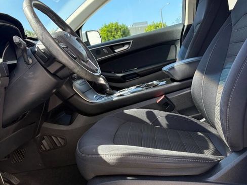 Used 2015 Ford Edge SEL image 10