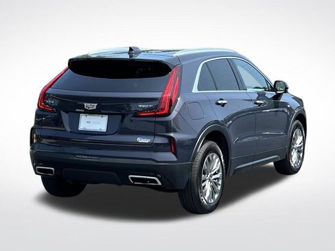 Used 2025 Cadillac XT4 Premium Luxury FWD image 11