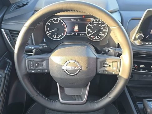 Used 2025 Nissan Rogue SV AWD/4WD image 6