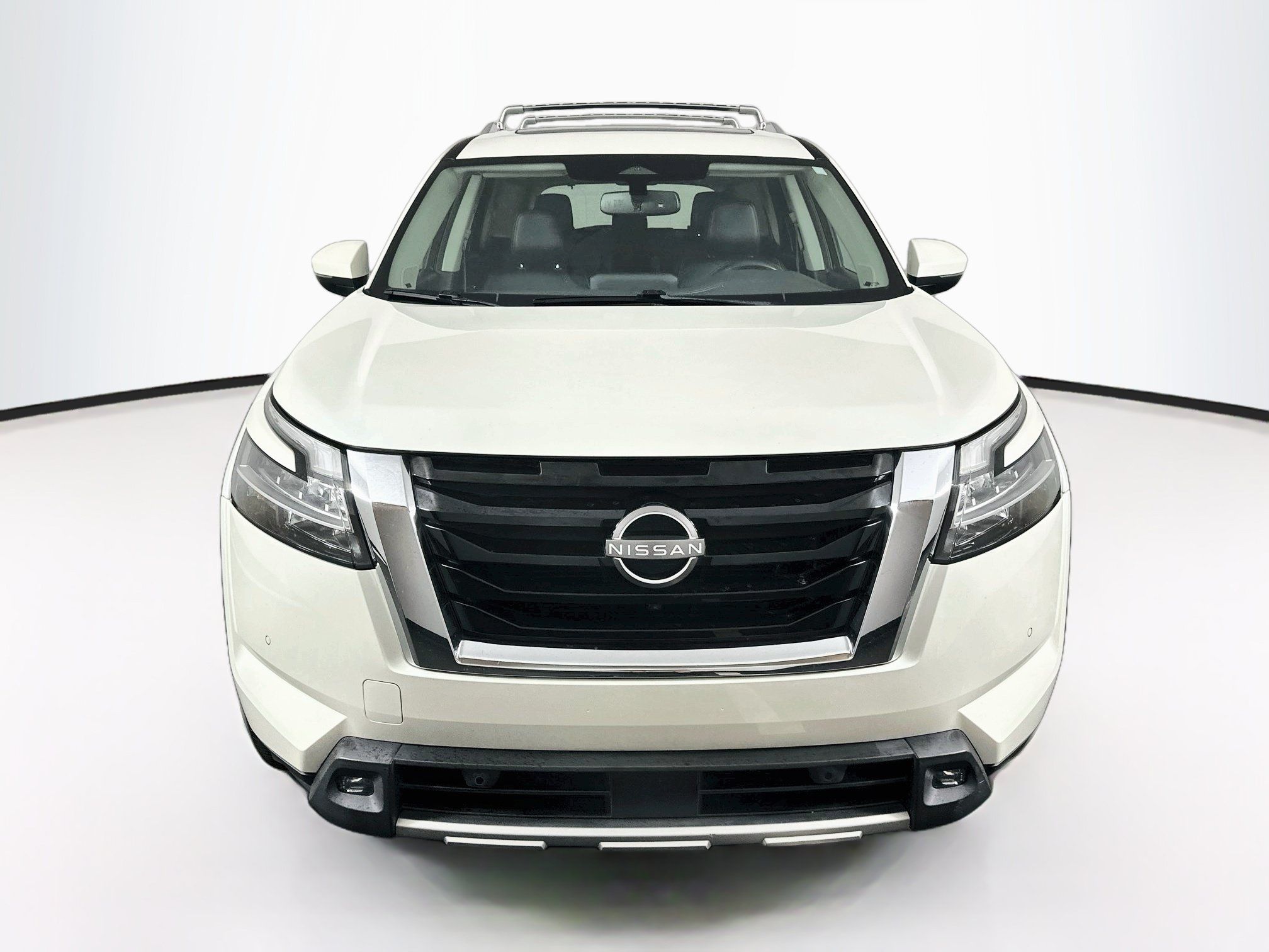 Used 2022 Nissan Pathfinder SL w/ SL Premium Package FWD image 2