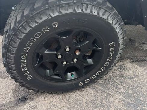 Used 2023 Jeep Wrangler Unlimited w/ Sun & Screen Package image 28