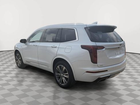 Used 2021 Cadillac XT6 Premium Luxury AWD/4WD image 3