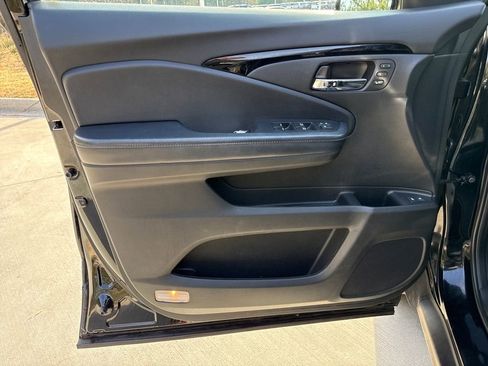 Used 2019 Honda Pilot Elite image 14