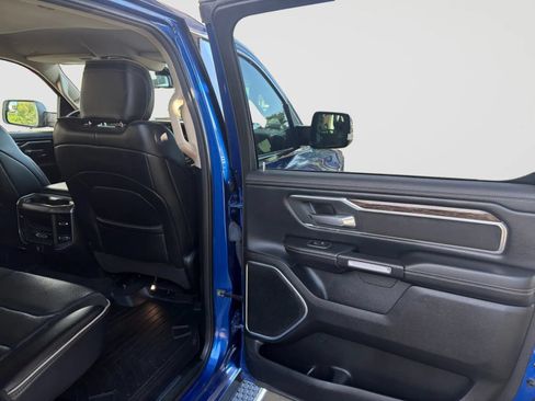 Used 2019 RAM 1500 Laramie AWD/4WD image 17