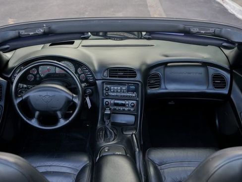 Used 2002 Chevrolet Corvette CONVERTIBLE / REGULAR SERVICE w/ Preferred Equipment Group2 image 34