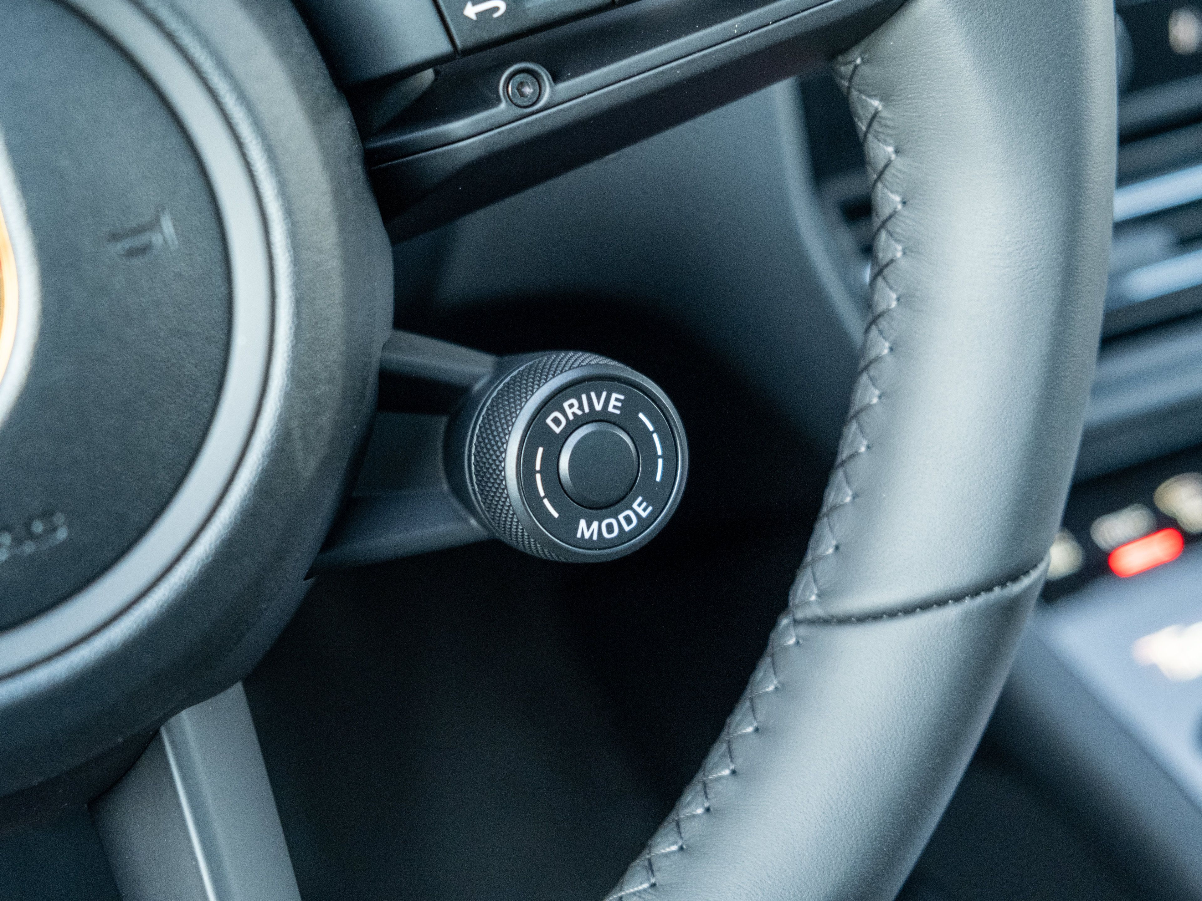 Certified 2026 Porsche Macan Turbo AWD/4WD image 29