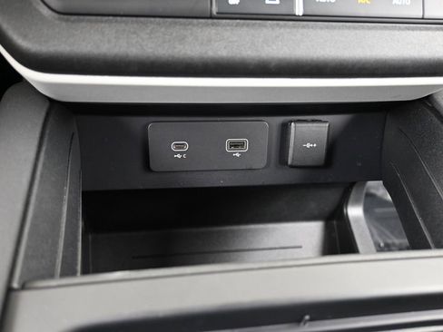 Used 2022 Land Rover Defender 110 S image 25