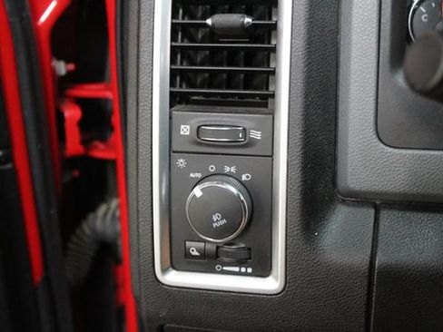 Used 2019 RAM 1500 Warlock AWD/4WD image 15