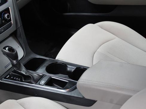 Used 2016 Hyundai Sonata SE image 8