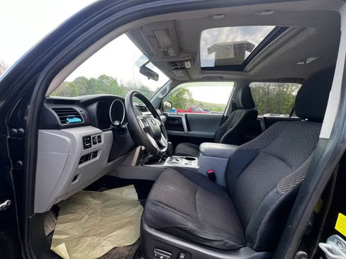 Used 2011 Toyota 4Runner SR5 w/ Convenience Pkg AWD/4WD image 9