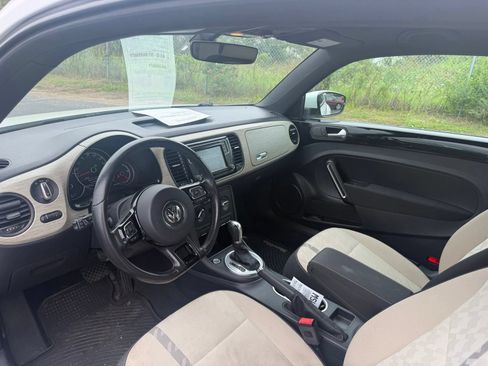 Used 2018 Volkswagen Beetle 2.0T FWD image 10