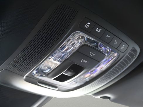 Used 2021 Mercedes-Benz GLS 450 4MATIC image 32