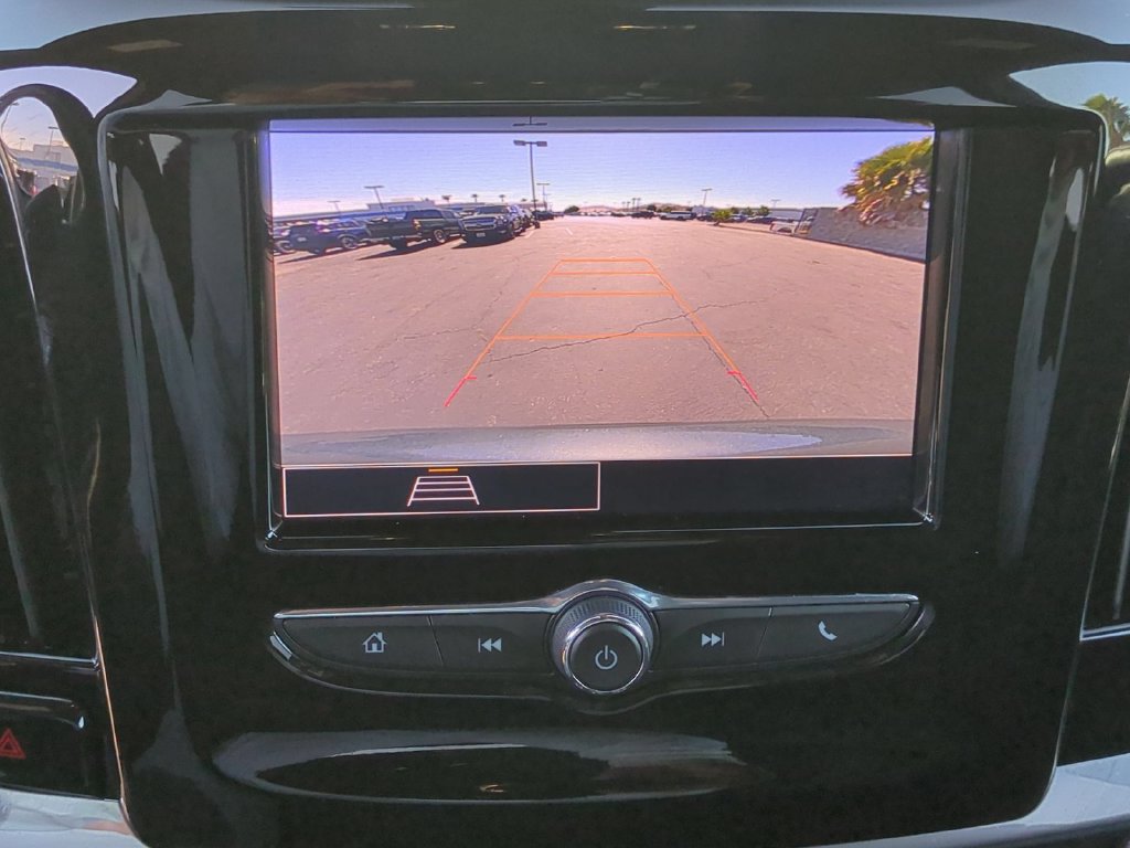 Used 2023 Chevrolet Traverse LT FWD image 17