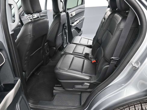 Used 2023 Ford Explorer XLT w/ Equipment Group 202A image 13
