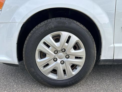 Used 2016 Dodge Grand Caravan American Value Package image 8