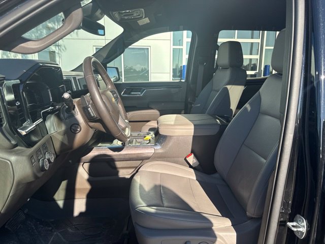 Used 2023 Chevrolet Silverado 1500 LTZ w/ LTZ Convenience Package II AWD/4WD image 12