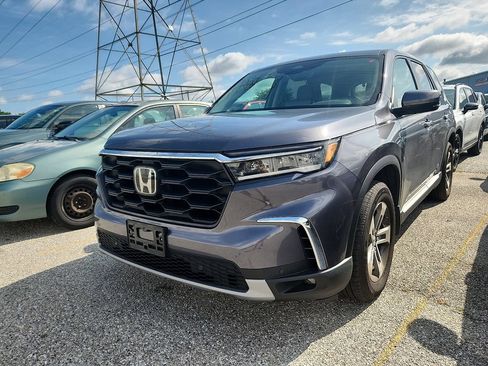 Used 2025 Honda Pilot EX-L image 3