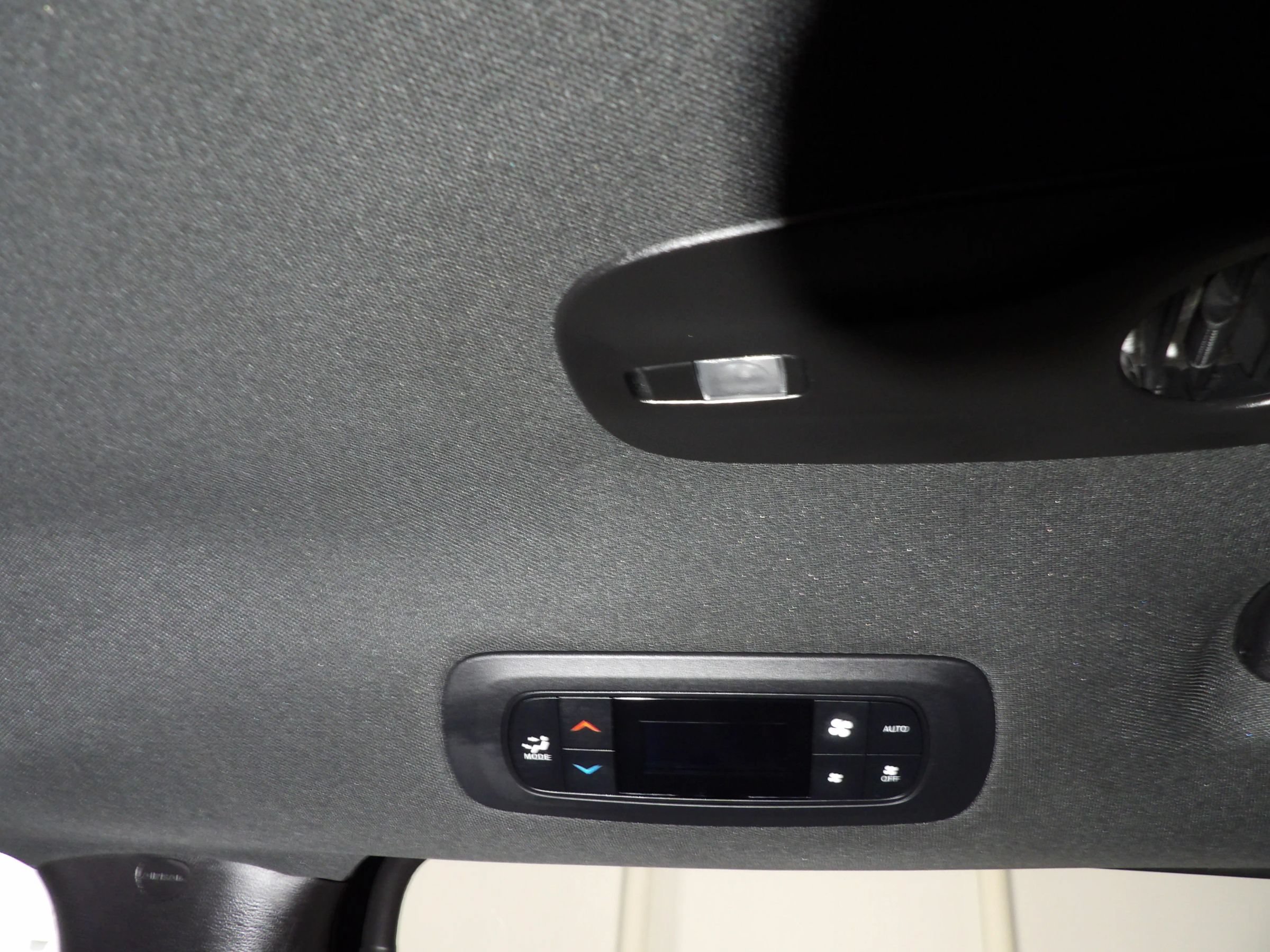 Used 2025 Chrysler Pacifica Select FWD image 17