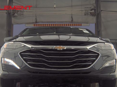 Used 2023 Chevrolet Malibu LT image 2