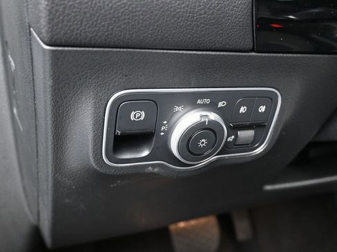 Used 2025 Mercedes-Benz GLA 250 image 13