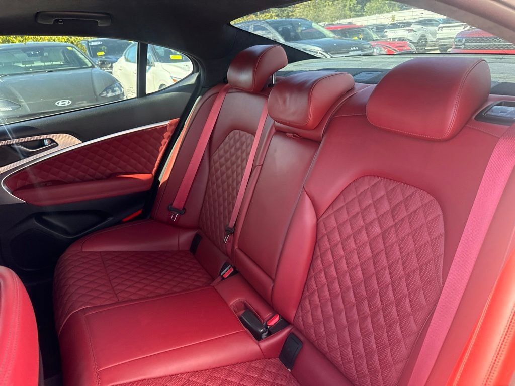 Used 2022 Genesis G70 3.3T Launch Edition RWD image 17