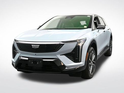 Used 2026 Cadillac Optiq Sport 1 AWD/4WD image 8