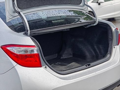 Used 2014 Toyota Corolla LE FWD image 41
